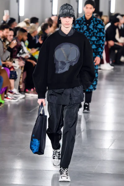 Look 32